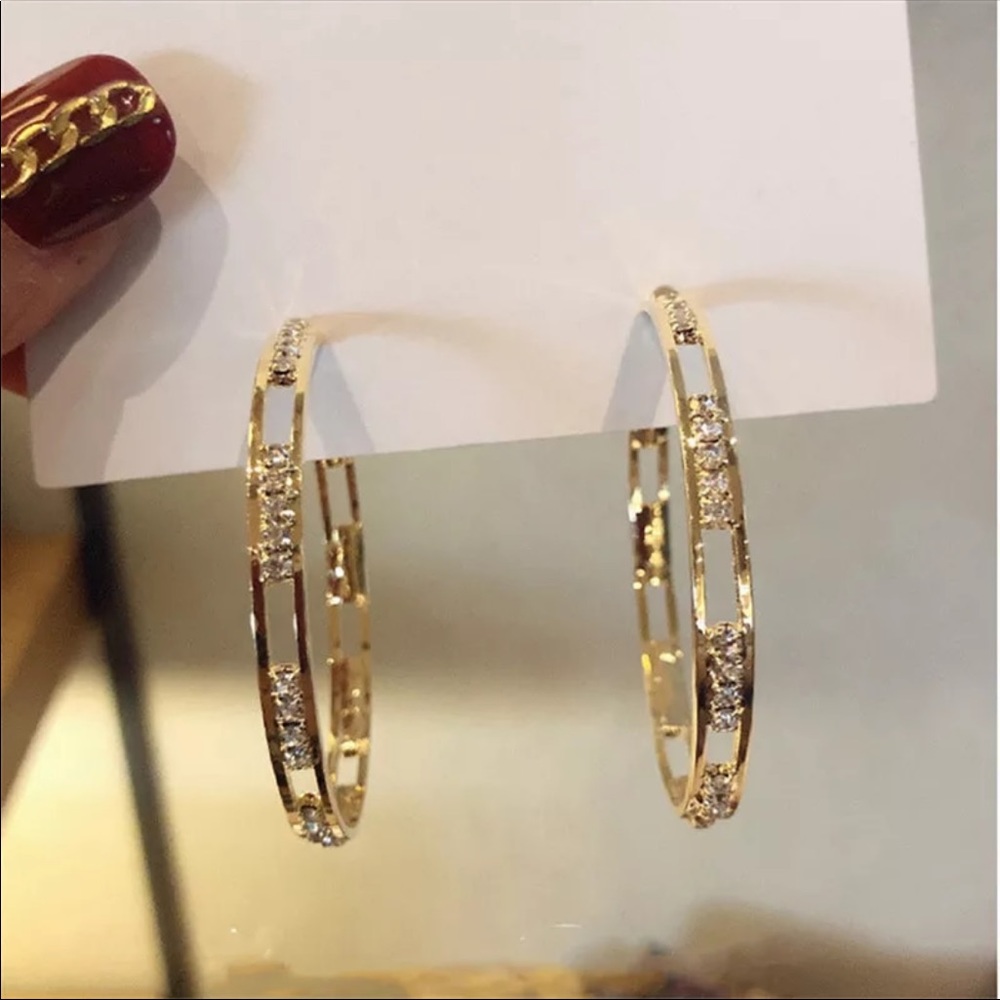 LINDA Sparkle Hoops Earrings - Picture 2 of 5